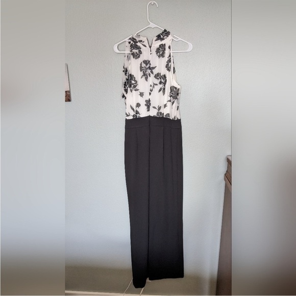 WHBM BODICE HALTER FLORAL JUMPSUIT SIZE 10 - Picture 3 of 8